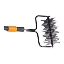 Provzdušňovač trávníku Fiskars QuikFit, 20cm /1000689/